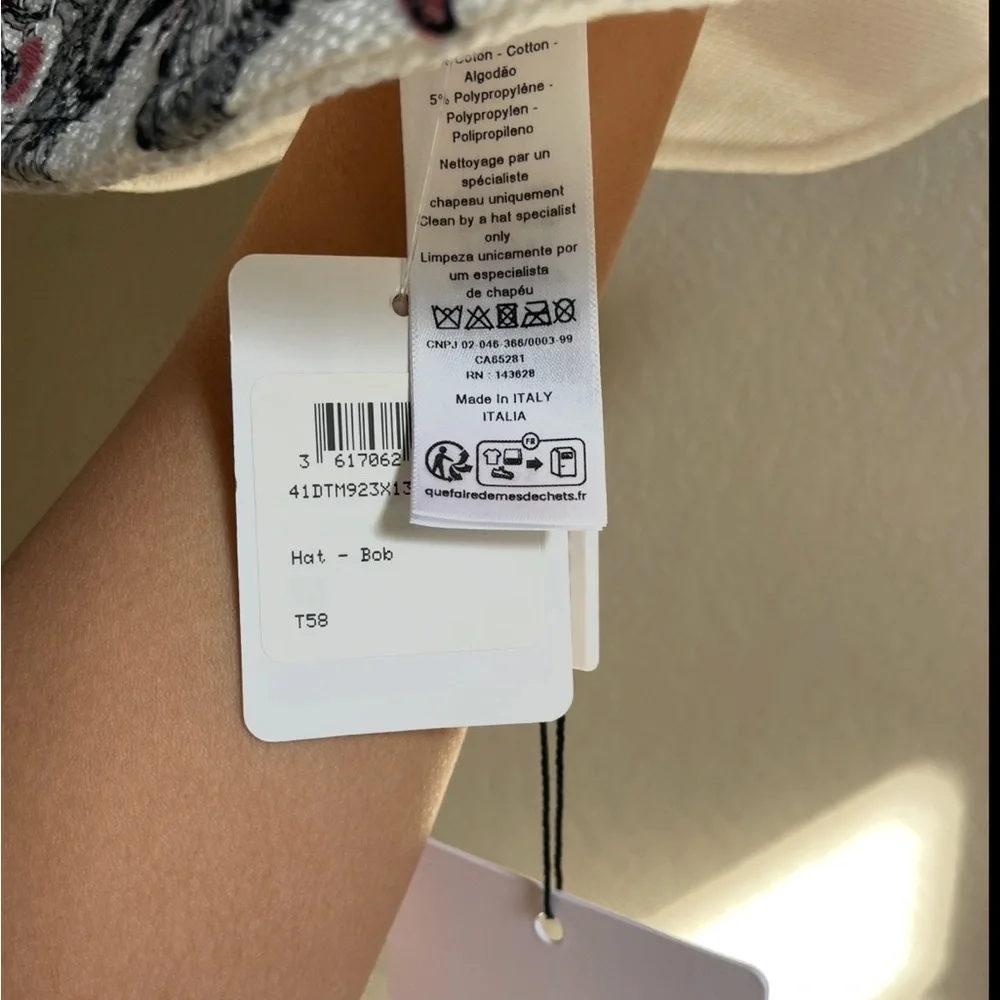 Authentic Dior butterfly bucket hat. Never worn - Picture 2 of 4
